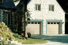 Cinq points tous aussi importants lorsque vous magasinez une nouvelle porte de garage